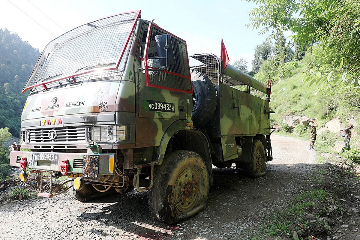 Terrorist attack on an Army convoy in Kathua photo gallery_1